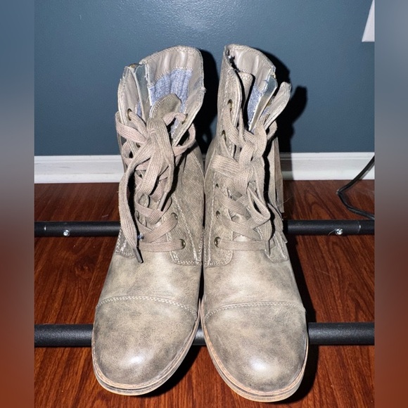 Roxy boots - Picture 2 of 4